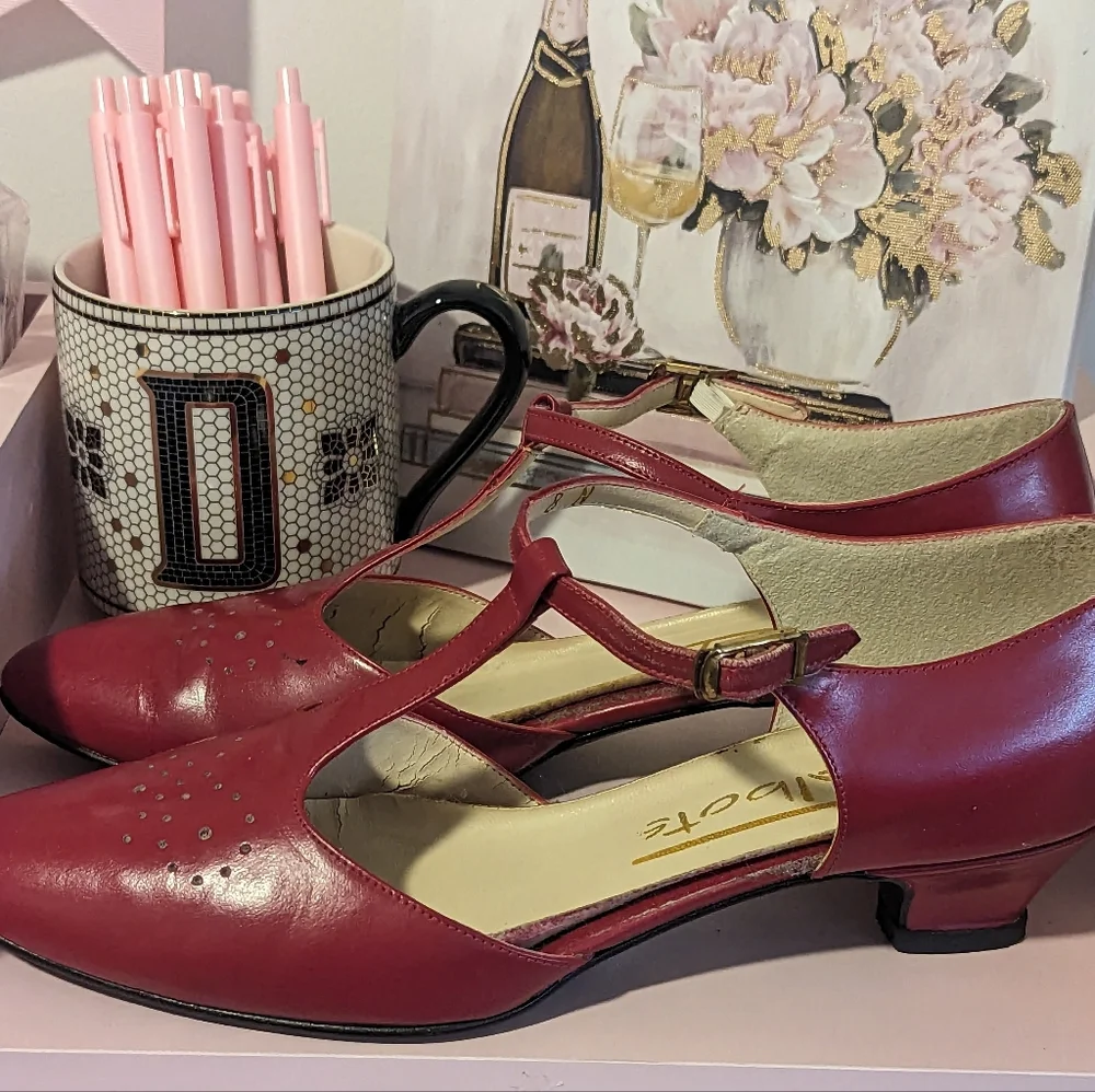 Vintage Talbots Red Leather T-Strap Kitten Heels - Picture 3 of 16